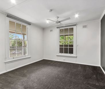 Character filled Cottage - Photo 1