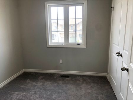 4 Tegan Crt, Odessa, ON K0H 2H0 - Photo 2