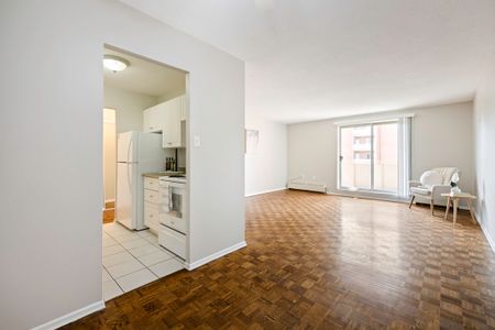 Regency Court Apartments - Kathleen - ALL INCLUSIVE - Photo 2