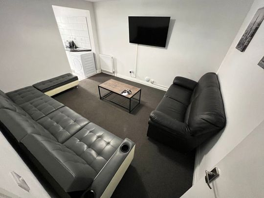 Grafton Street Room 7 - Photo 1