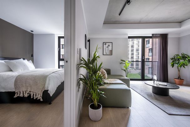 Kampus, Piccadilly - Photo 1