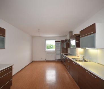 "BERGHEIM - Große helle 3,5 Zimmer Wohnung mit Loggia nähe Lokalbah... - Photo 1