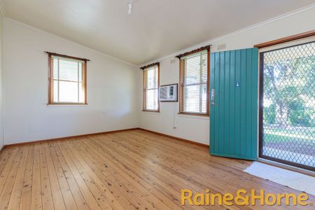 29 Yulong Street, Dubbo, NSW 2830 - Photo 5