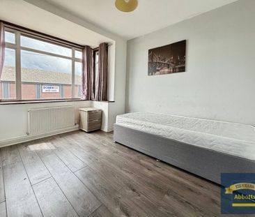 Greenstead Road, Colchester - Photo 3