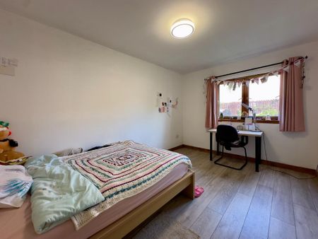 3 bedroom flat to rent - Photo 3