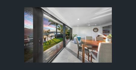 Luxury Waterfront Family Retreat - Photo 5