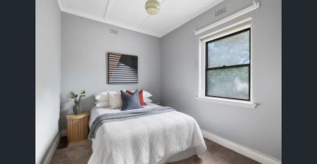 Deco Charm in a Quiet Port Melbourne Pocket - Photo 3