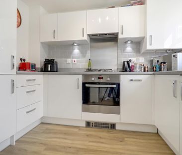 2 bedroom semi-detached house to rent - Photo 2