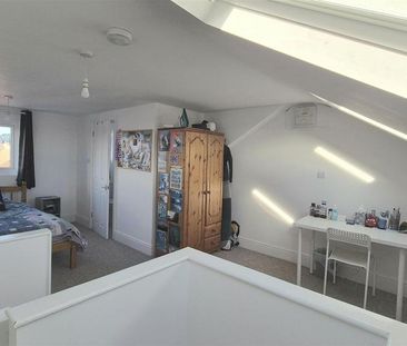4 bedroom terraced house to rent - Photo 3