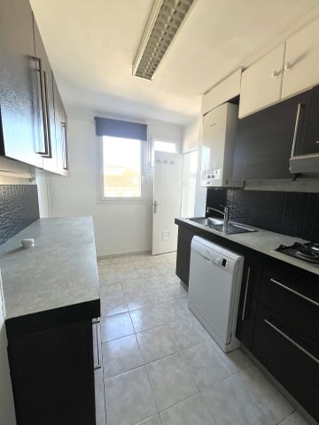 Location Appartement 3 pièces 65m² MARSEILLE 4ème - Photo 5