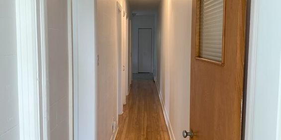 3½ + Bonus Room à Louer à Ville-Émard - Photo 3