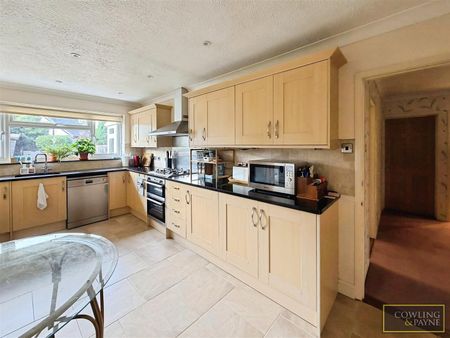 Knollcroft, Shoeburyness, Southend On Se... - Photo 5