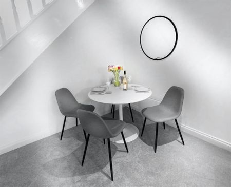 2 Bed, House - Photo 2