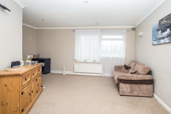 South Sutton - Photo 1