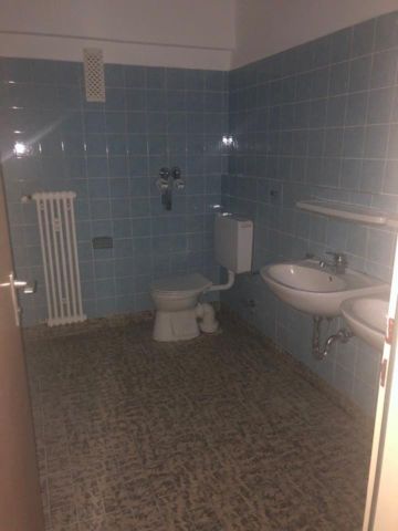 große 3 ZKB Wohnung mit Balkon & Aufzug & Gäste WC in Kassel am Klinikum, Nähe Uni ( KS-MBS50a-3-3 ) - Photo 4