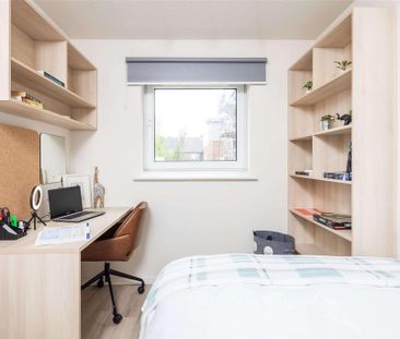 1 bedroom in a flat share to rent - Photo 5