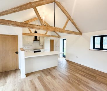 2 bedroom barn conversion to rent - Photo 3