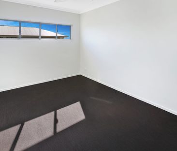 Waterfront Living at Its Finest in Birtinya - Photo 4