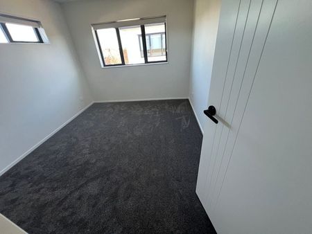 Stunning 4BR New Build in Papatoetoe! - Photo 2