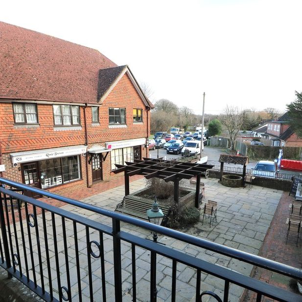 Beare Green Court Beare Green, Dorking - 1 bedroomProperty for lettings - Seymours - Photo 1