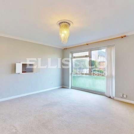 Nigel Close, Northolt, UB5 - Photo 1