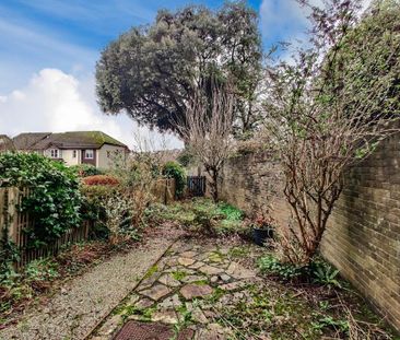 3 bedroom end of terrace house to rent - Photo 5