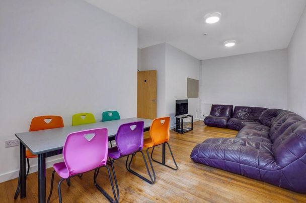 1 bedroom in a house share to rent - Photo 1
