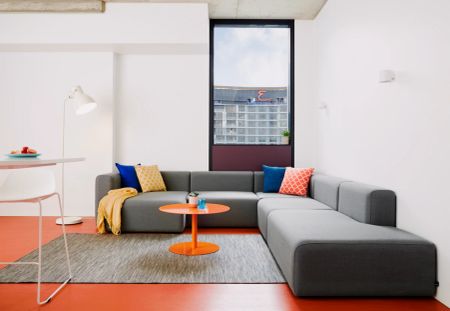 5 Bedroom Apartment - Photo 2