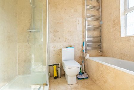 Available unfurnished from 17/05/2026 - Photo 4