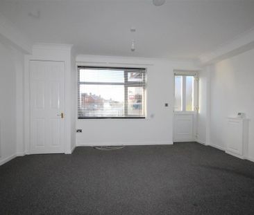 1 bedroom ground floor flat to rent - Photo 2