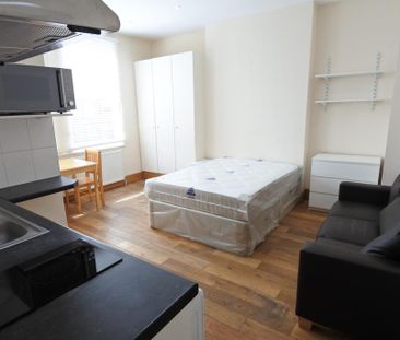Studio to rent - Photo 1