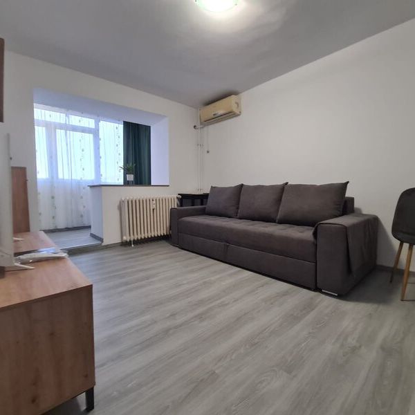 1 Decembrie, 4 minute M, garsoniera decomandata, DB1328. - Photo 1
