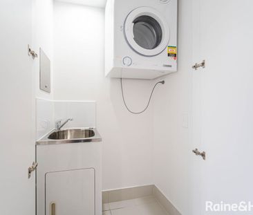 2 Bedroom Apartment + MPR room and 2 car spaces - Photo 3