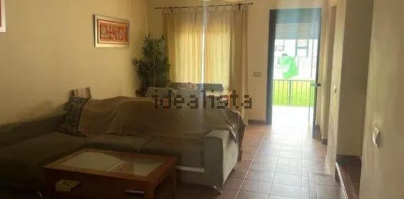 Alquiler de chalet adosado en Calle Teniente Díaz Hernández, 900 - Foto 2