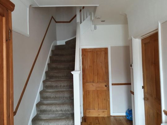 4 Bed Terraced House, Spearpoint Gardens, IG2 - Photo 1