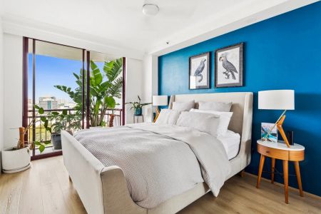 Modern park-side living with sweeping city views - Photo 3