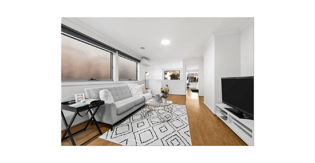 Large family home in a brilliant quiet location with parks at your door step. - Photo 1