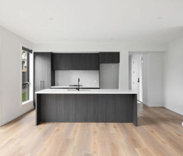 Spacious 4-Bedroom Townhouse for Rent - Photo 6