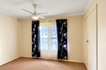 Neat & Tidy Unit in Central Location - Photo 2