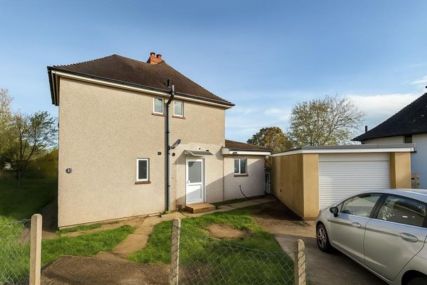 Woodside Road, Guildford - 3 bedrooms Property for lettings - Seymours - Photo 1