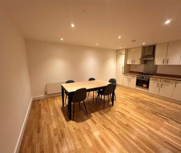 1 bedroom in a house share to rent - Photo 3