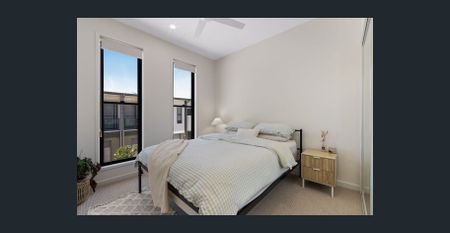 Executive Living - 4 Bedroom Townhouse - Photo 5