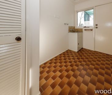 Spacious Family Home - Photo 4