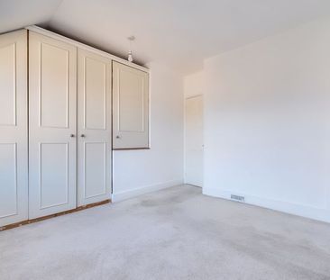 Meadow Vale, Haslemere, Surrey, GU27 - Photo 1