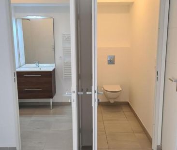 Location Appartement 2 pièces 53m² ST RAPHAEL 83700 - Photo 2