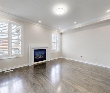 For Lease - 224 Aspenwood Drive, Newmarket, Ontario - Photo 2