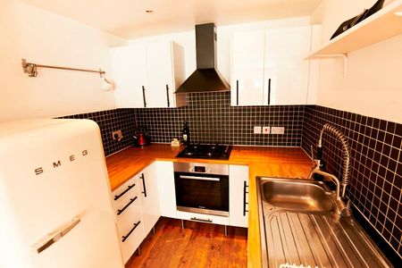 2 Bed Flat, Dalston, E8 - Photo 5