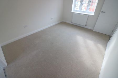 3 bedroom detached house to rent - Photo 4