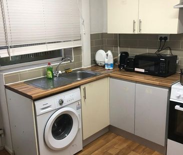 Room in a Shared House, Farrow Bank, LS12 - Photo 6