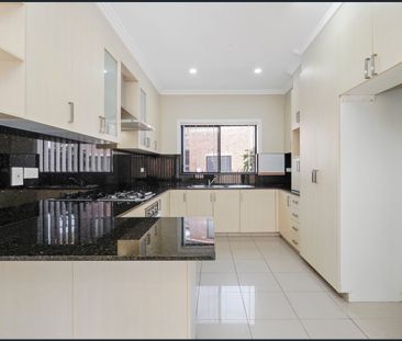 Beautiful Family Home! - Photo 3